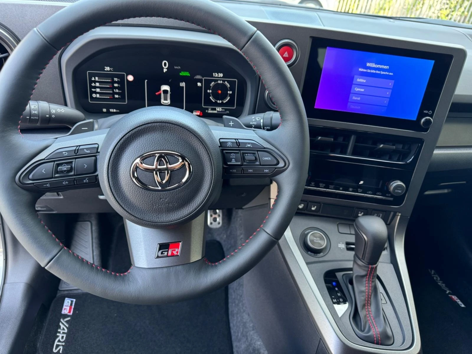 Toyota Yaris GR-FOUR FACELIFT LED CAMERA CARBON KEYLESS - изображение 8 | Auto.bg Toyota Yaris GR-FOUR FACELIFT LED CAMERA CARBON KEYLESS - изображение 8