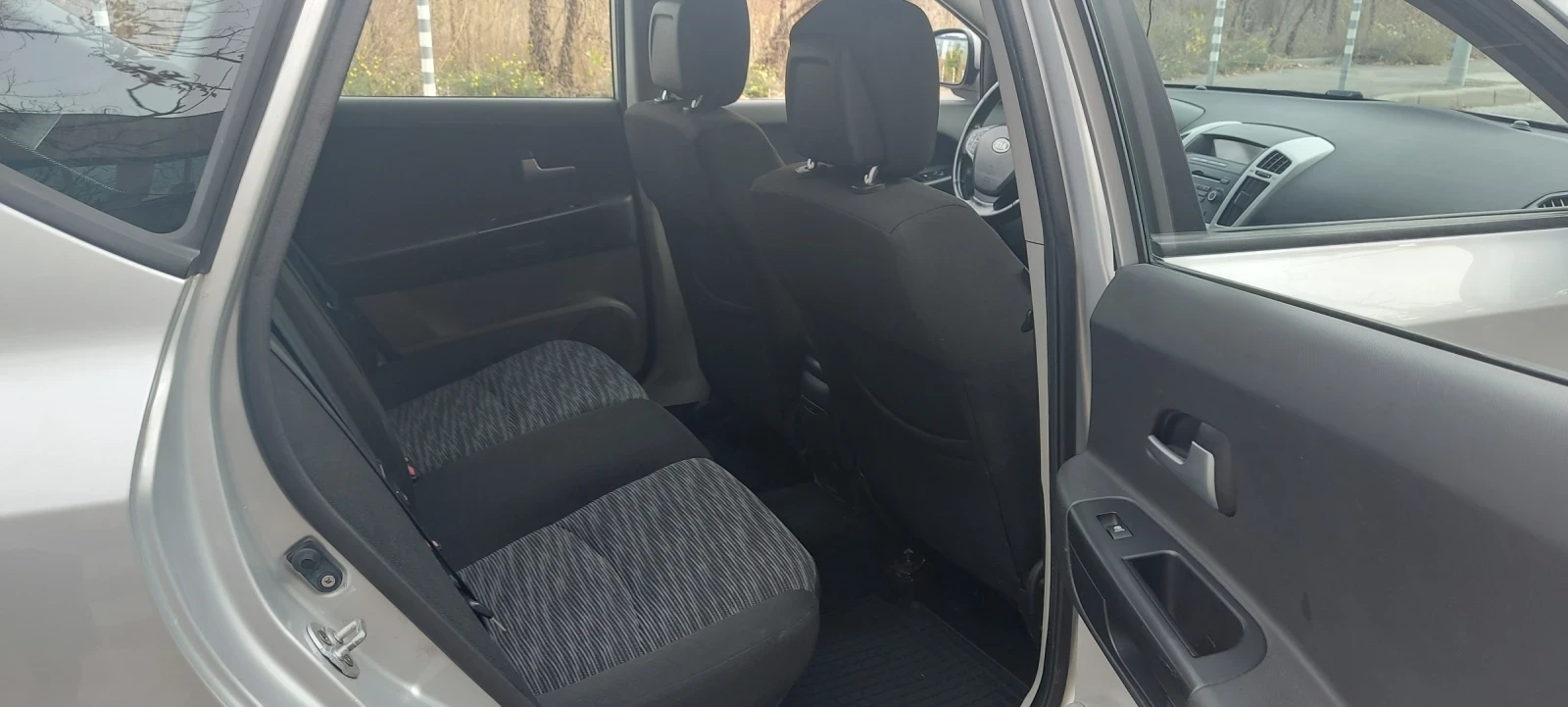 Kia Ceed 2.0 / 143 кс / Автомат / LPG  - изображение 8 | Auto.bg Kia Ceed 2.0 / 143 кс / Автомат / LPG  - изображение 8