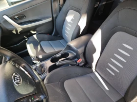 Kia Ceed 1.6Д.128КС.6СК.ЛЕД СВЕТЛИНИ - 5900 € / 11539.40 лв. - 55677135 12 | Car24.bg Kia Ceed 1.6Д.128КС.6СК.ЛЕД СВЕТЛИНИ - 5900 € / 11539.40 лв. - 55677135 12