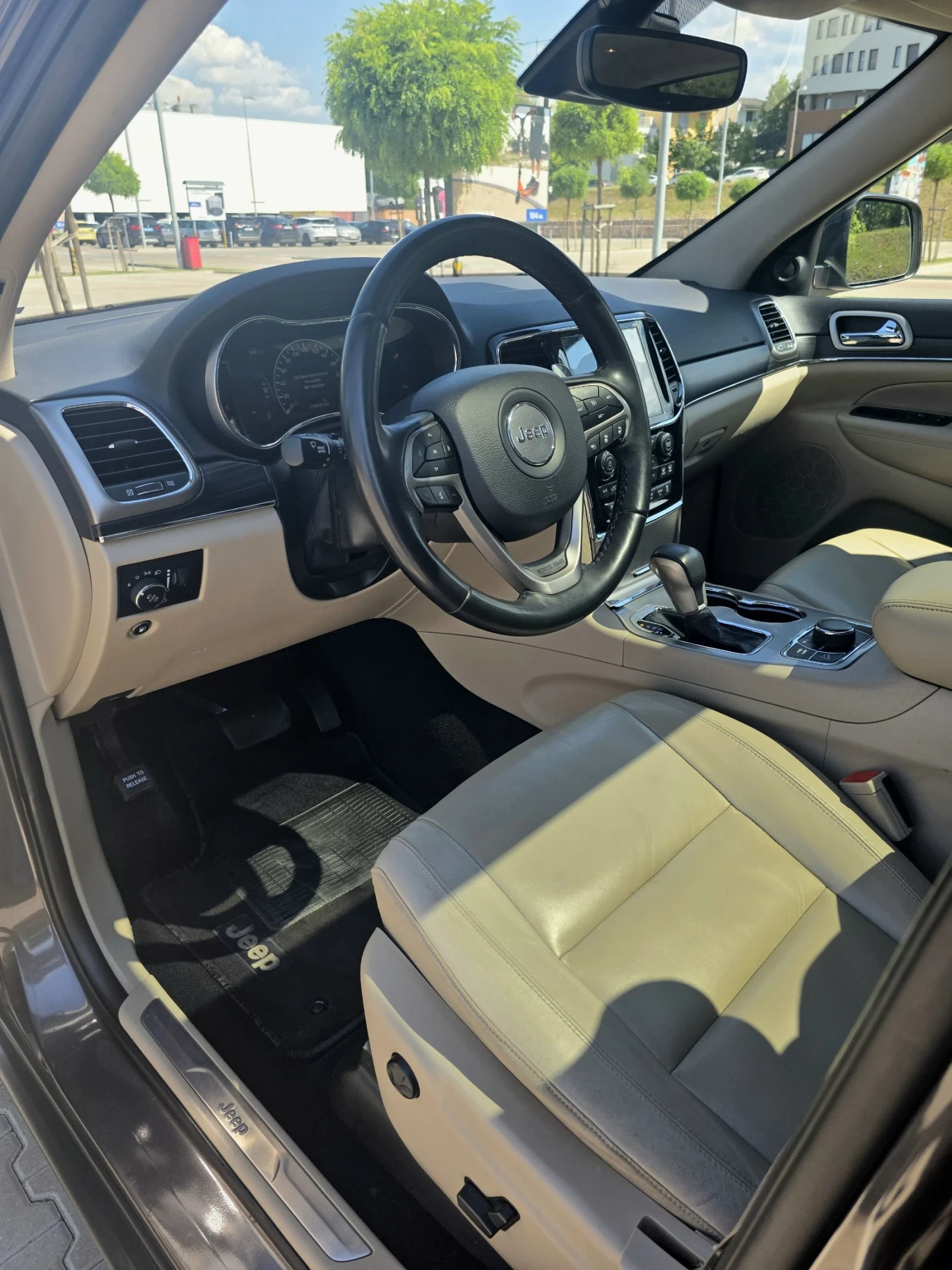 Jeep Grand cherokee 3.0 CRDI LIMITED 4X4 TOP!!! - изображение 8 | Auto.bg Jeep Grand cherokee 3.0 CRDI LIMITED 4X4 TOP!!! - изображение 8