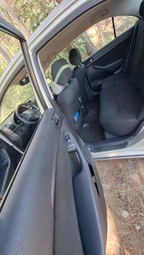 Toyota Avensis - 2890 € / 5652.35 лв. - 76408268 5 | Car24.bg Toyota Avensis - 2890 € / 5652.35 лв. - 76408268 5