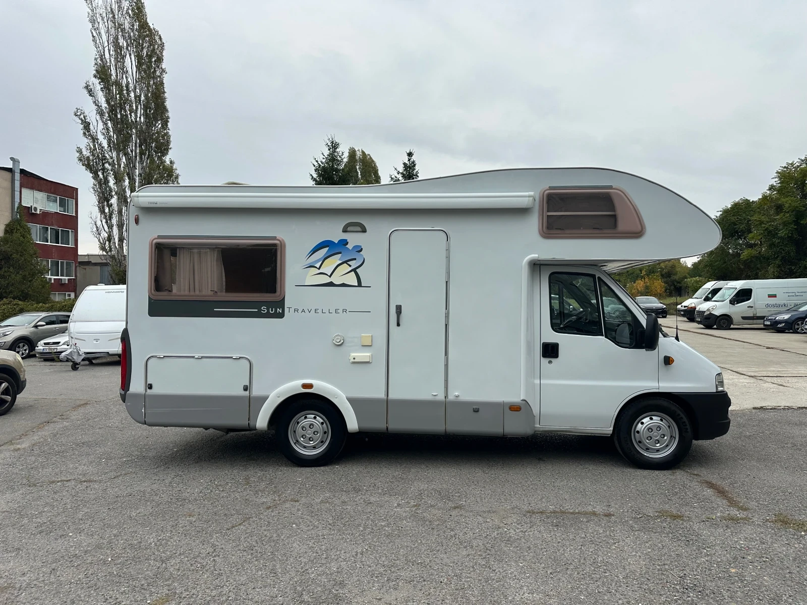 Кемпер Fiat KNAUS Sun Traveller 655/2.8 jtd/128 коня/ШВЕЙЦАРИЯ - изображение 2 | Auto.bg Кемпер Fiat KNAUS Sun Traveller 655/2.8 jtd/128 коня/ШВЕЙЦАРИЯ - изображение 2