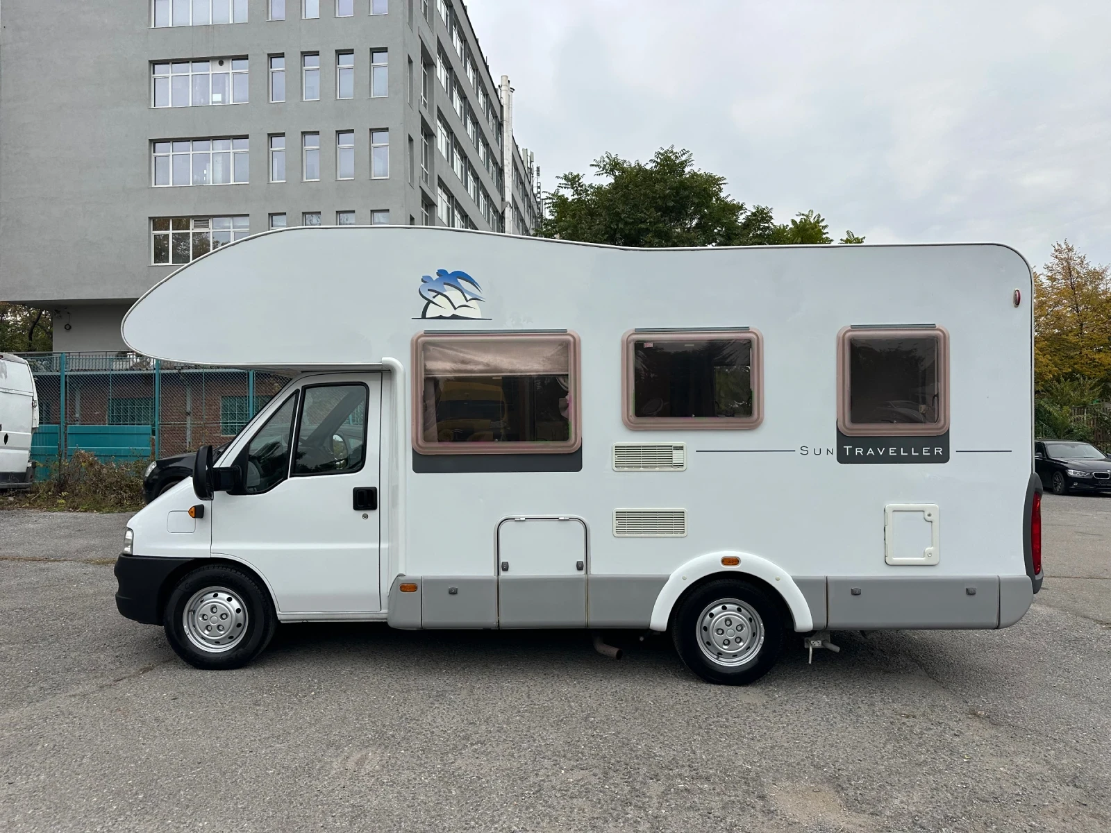 Кемпер Fiat KNAUS Sun Traveller 655/2.8 jtd/128 коня/ШВЕЙЦАРИЯ - изображение 5 | Auto.bg Кемпер Fiat KNAUS Sun Traveller 655/2.8 jtd/128 коня/ШВЕЙЦАРИЯ - изображение 5