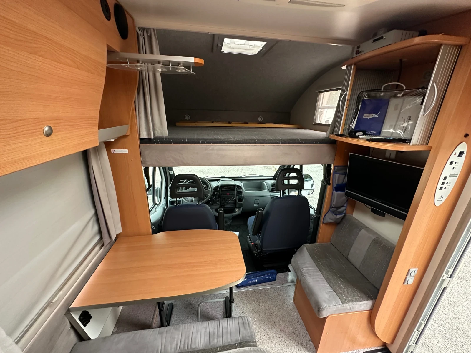 Кемпер Fiat KNAUS Sun Traveller 655/2.8 jtd/128 коня/ШВЕЙЦАРИЯ - изображение 9 | Auto.bg Кемпер Fiat KNAUS Sun Traveller 655/2.8 jtd/128 коня/ШВЕЙЦАРИЯ - изображение 9