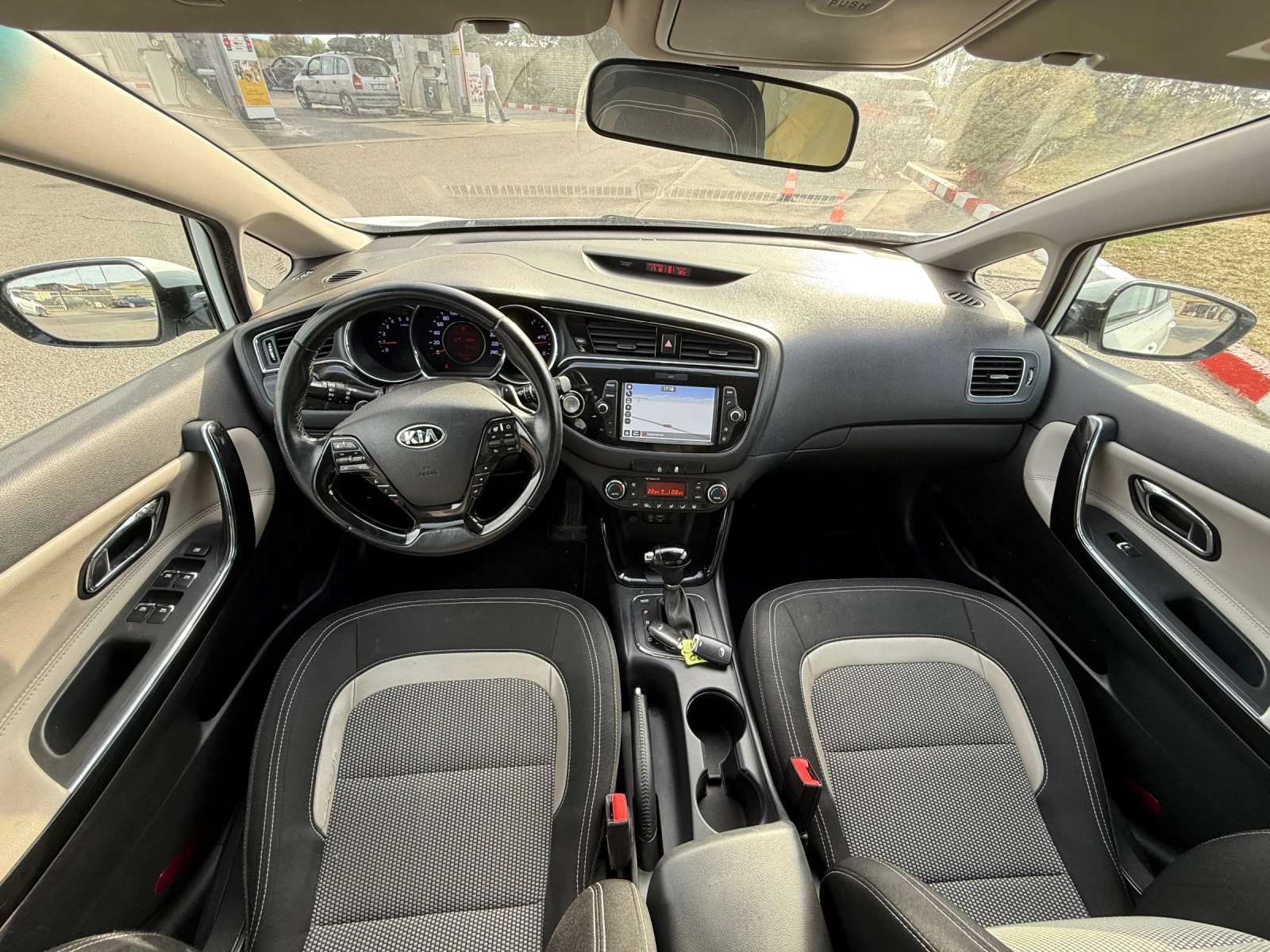 Kia Ceed 1.6D, NAVI, LED, подарък регистрация - изображение 6 | Auto.bg Kia Ceed 1.6D, NAVI, LED, подарък регистрация - изображение 6