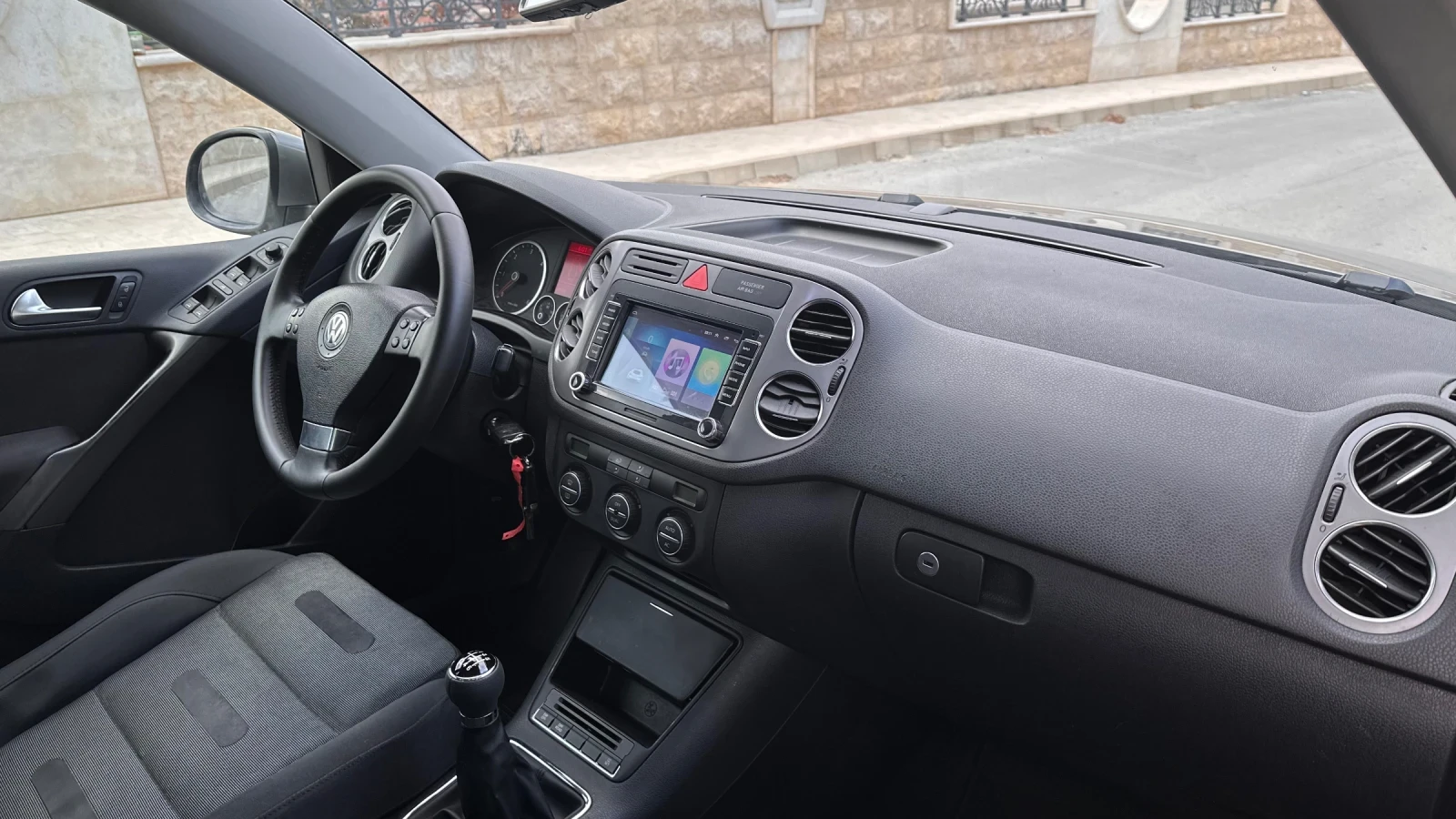 VW Tiguan 2.0TDI Sport Style 4motion - изображение 10 | Auto.bg VW Tiguan 2.0TDI Sport Style 4motion - изображение 10