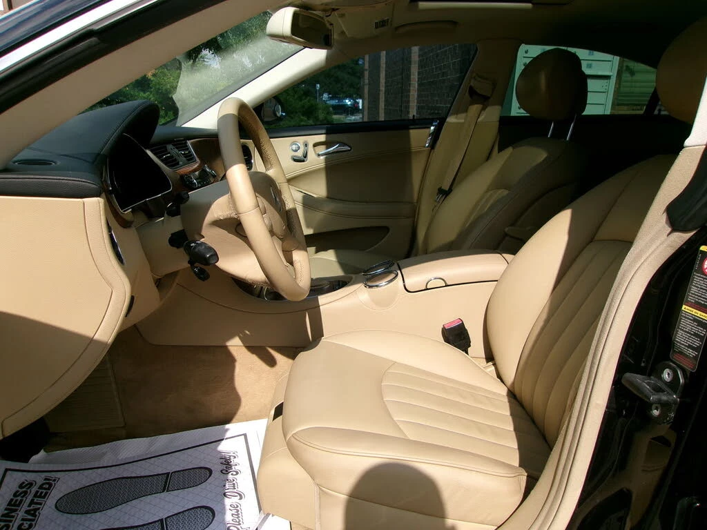 Mercedes-Benz CLS 500 * АВТО КРЕДИТ* ЦЕНА ДО БГ * СЕРВИЗНА ИСТОРИЯ *  - изображение 8 | Auto.bg Mercedes-Benz CLS 500 * АВТО КРЕДИТ* ЦЕНА ДО БГ * СЕРВИЗНА ИСТОРИЯ *  - изображение 8