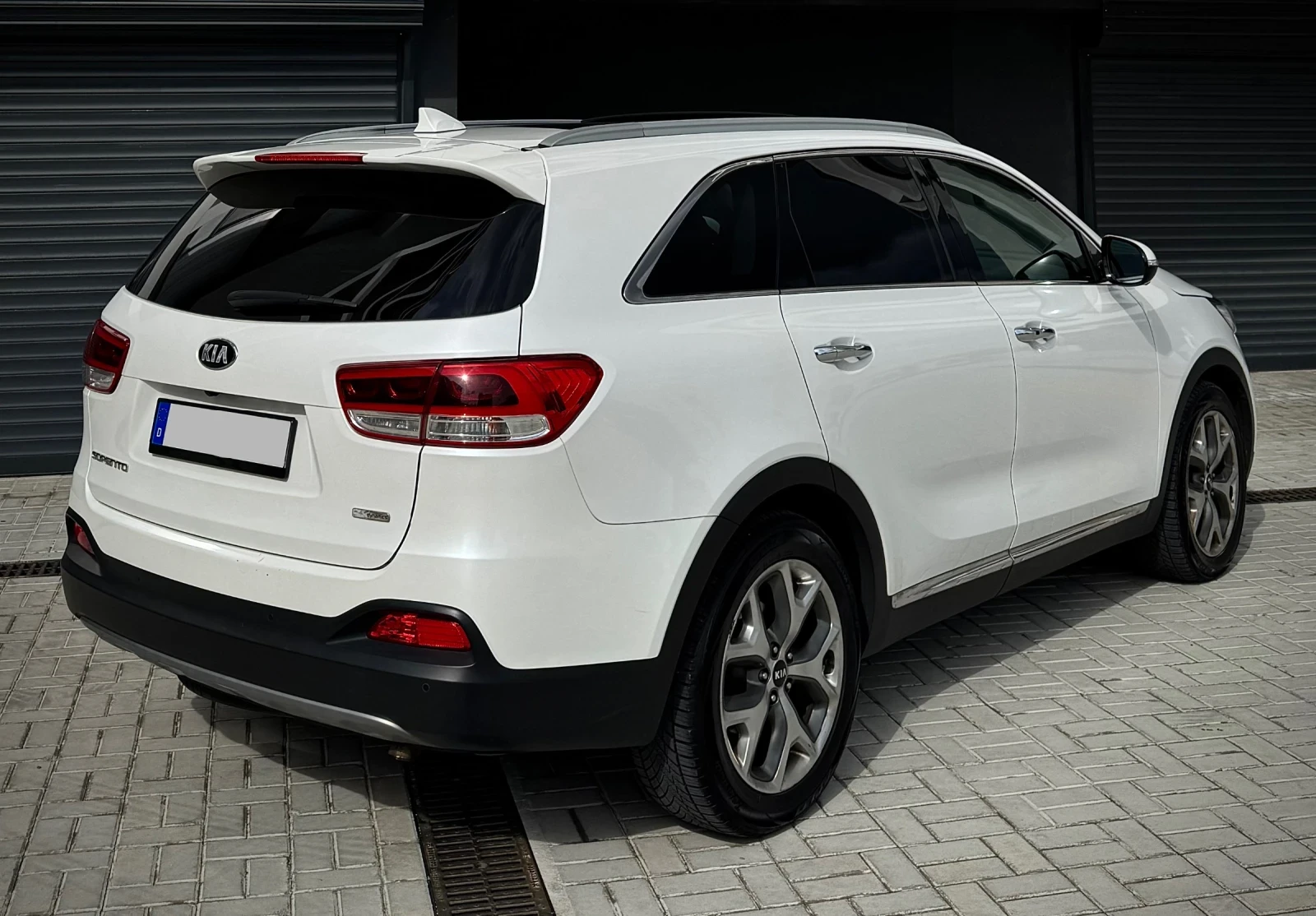 Kia Sorento  2.2 Platinum Edition 7-местен FULL 4x4 182хил.км - изображение 3 | Auto.bg Kia Sorento  2.2 Platinum Edition 7-местен FULL 4x4 182хил.км - изображение 3