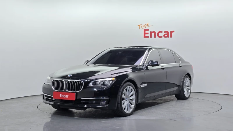 BMW 750 750Ld* HUD* 360* ОБДУХВАНЕ* SOFT CLOSE* ЛЮК* КРАЙН - 14899 € - 70621534 1 | Car24.bg BMW 750 750Ld* HUD* 360* ОБДУХВАНЕ* SOFT CLOSE* ЛЮК* КРАЙН - 14899 € - 70621534 1