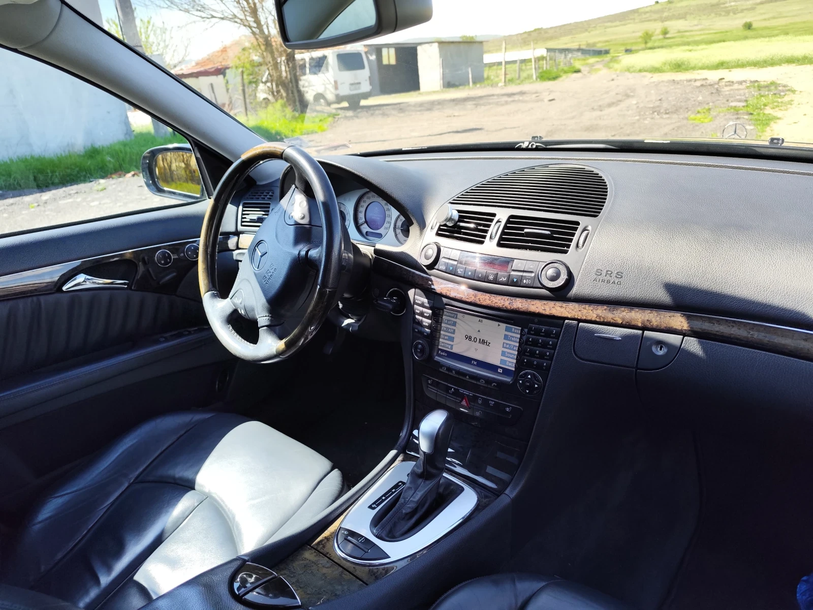 Mercedes-Benz E 500  - изображение 9 | Auto.bg Mercedes-Benz E 500  - изображение 9