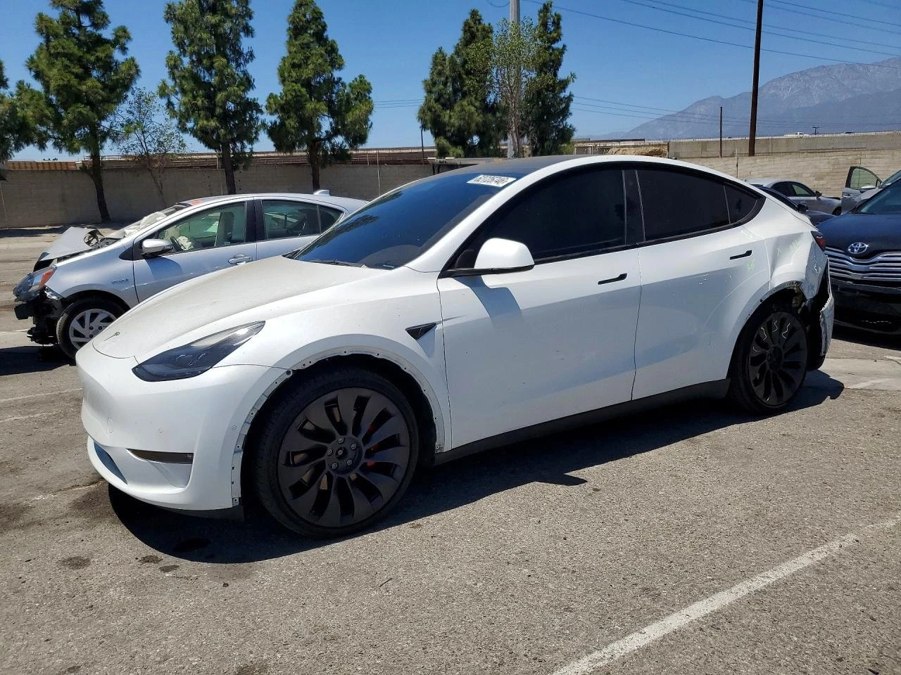 Tesla Model Y Performance AWD | CARFAX | АВТОФИНАНСИРАНЕ | Auto.bg — изображение 1 Tesla Model Y Performance AWD | CARFAX | АВТОФИНАНСИРАНЕ | Auto.bg — изображение 1