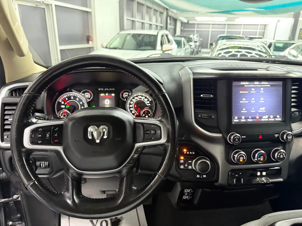 Dodge RAM 1500 Big Horn CARPLAY* ПОДГРЕВ* CAM* KEYLESS*  - изображение 8 | Auto.bg Dodge RAM 1500 Big Horn CARPLAY* ПОДГРЕВ* CAM* KEYLESS*  - изображение 8