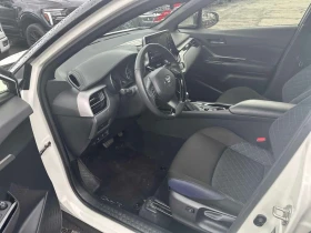 Toyota C-HR * FWD * CARFAX * БЕЗ ПЪРВОНАЧАЛНА ВНОСКА | Auto.bg — изображение 5 Toyota C-HR * FWD * CARFAX * БЕЗ ПЪРВОНАЧАЛНА ВНОСКА | Auto.bg — изображение 5