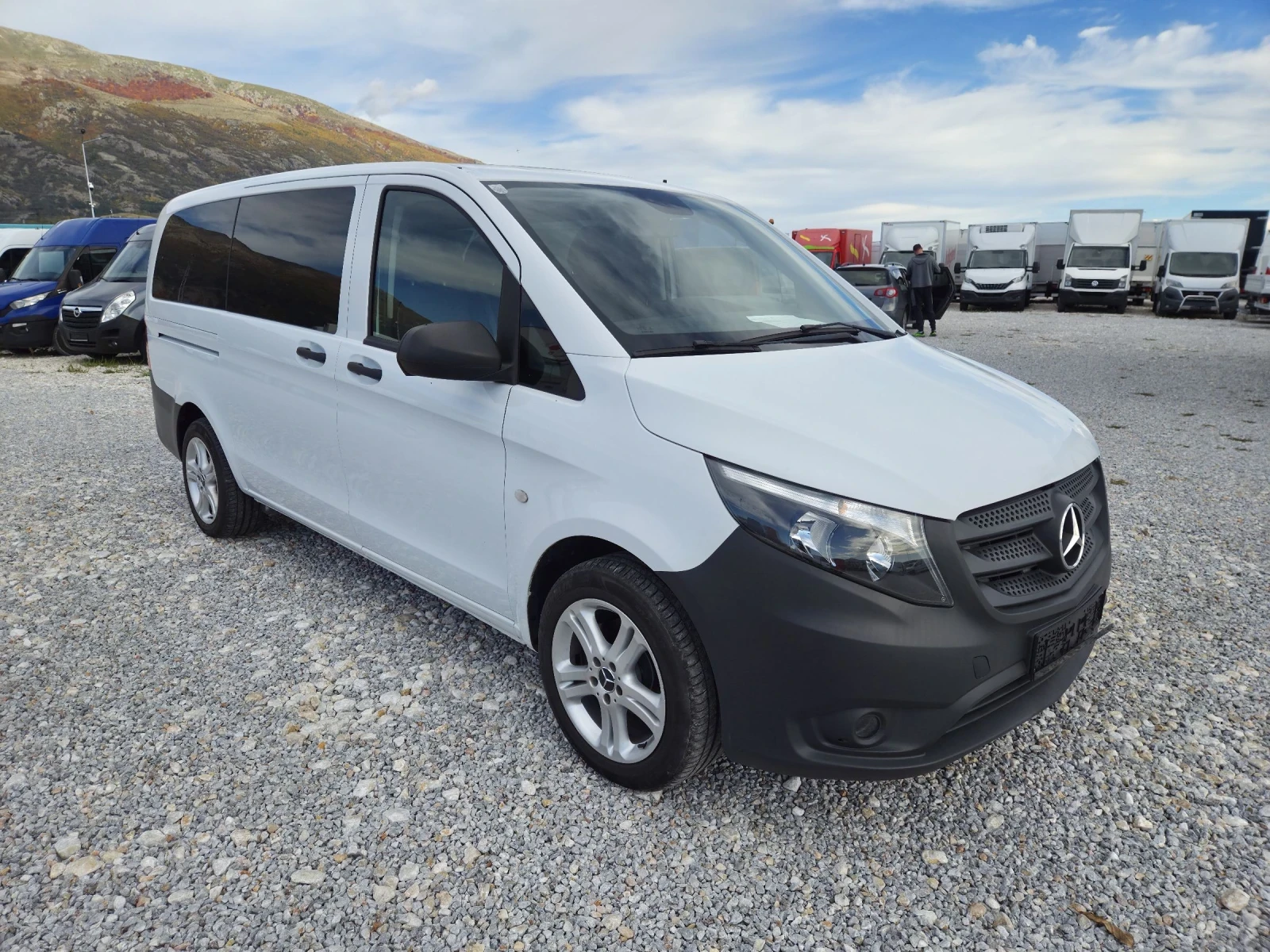 Mercedes-Benz Vito 114 CDI, Пътник, 9местен, Климатик - изображение 7 | Auto.bg Mercedes-Benz Vito 114 CDI, Пътник, 9местен, Климатик - изображение 7