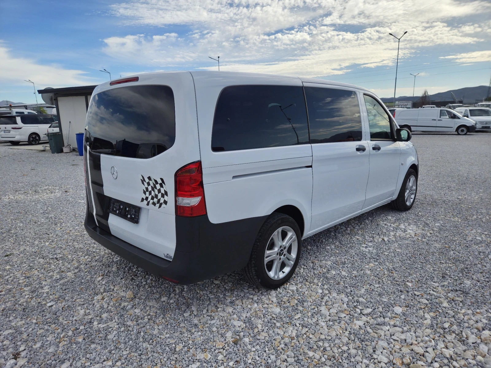 Mercedes-Benz Vito 114 CDI, Пътник, 9местен, Климатик - изображение 5 | Auto.bg Mercedes-Benz Vito 114 CDI, Пътник, 9местен, Климатик - изображение 5