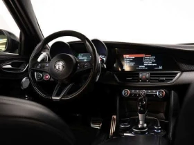 Alfa Romeo Giulia * 2.9 V6 Bi Turbo QUADRIFOGLIO| CARBON TRIM* АВТОК | Auto.bg — изображение 16 Alfa Romeo Giulia * 2.9 V6 Bi Turbo QUADRIFOGLIO| CARBON TRIM* АВТОК | Auto.bg — изображение 16