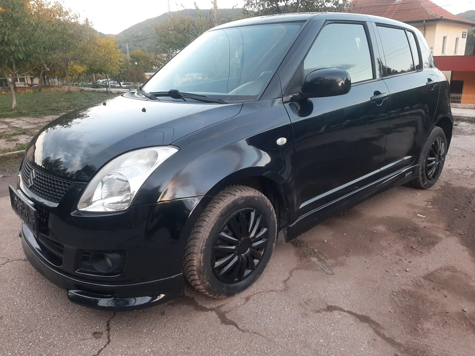 Suzuki Swift 1.3i 4x4 KLIMA FEIS - изображение 4 | Auto.bg Suzuki Swift 1.3i 4x4 KLIMA FEIS - изображение 4