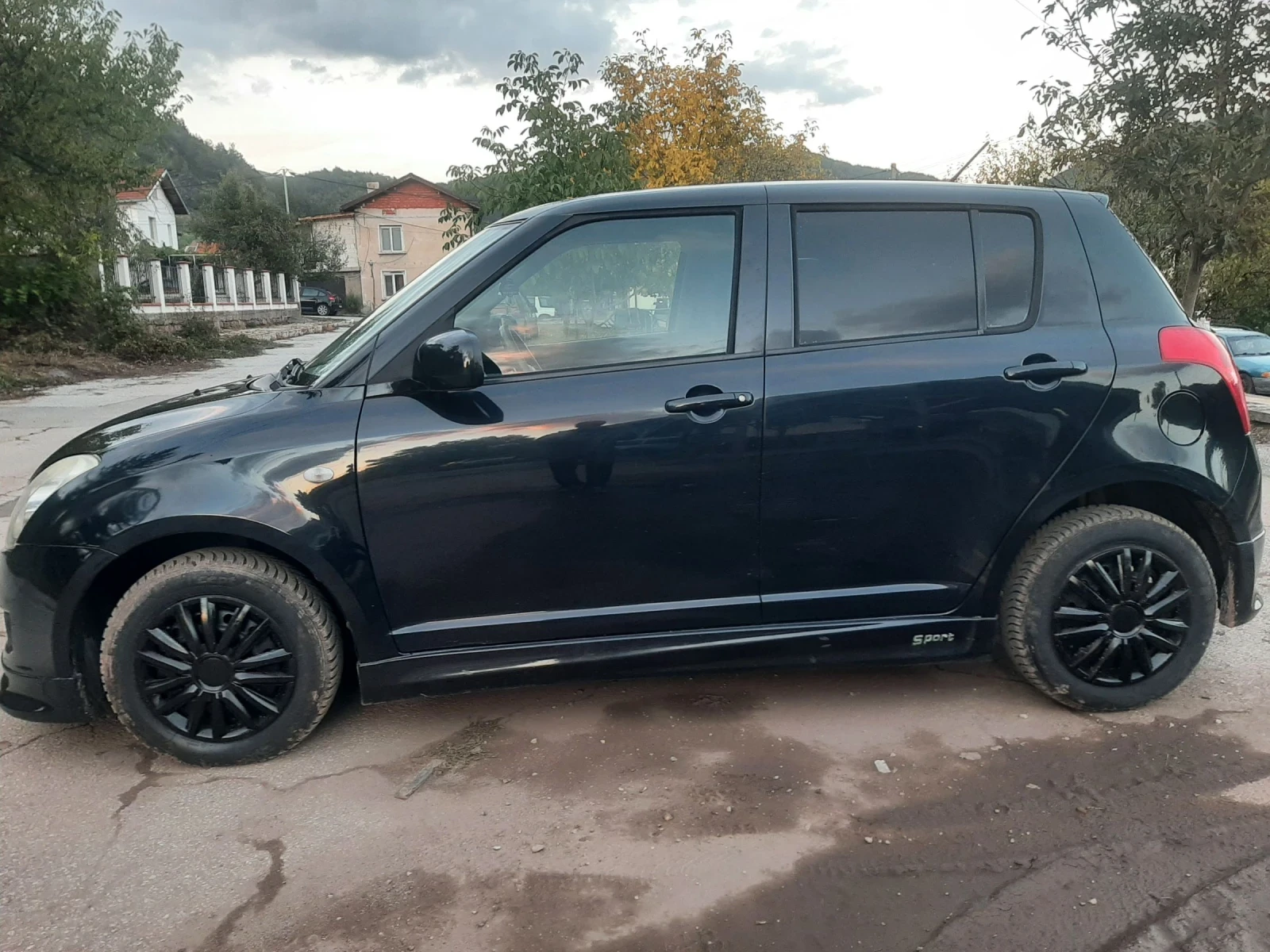 Suzuki Swift 1.3i 4x4 KLIMA FEIS - изображение 5 | Auto.bg Suzuki Swift 1.3i 4x4 KLIMA FEIS - изображение 5