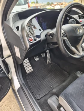 Honda Civic 1.8 140кс 6ск LPG | Auto.bg — изображение 6 Honda Civic 1.8 140кс 6ск LPG | Auto.bg — изображение 6