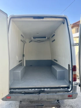 Mercedes-Benz Sprinter 310d хладилен, перфектен | Auto.bg — изображение 3 Mercedes-Benz Sprinter 310d хладилен, перфектен | Auto.bg — изображение 3