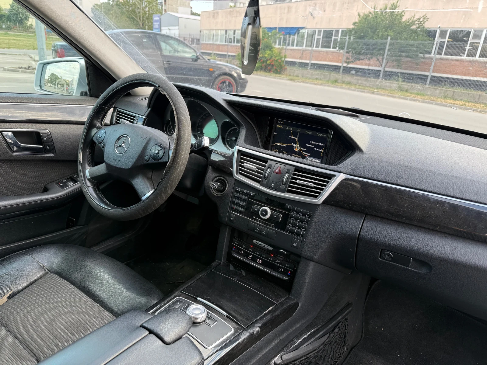 Mercedes-Benz E 350 4х4* На* ПРУЖИНИ* LED* Navi* Кожа - изображение 9 | Auto.bg Mercedes-Benz E 350 4х4* На* ПРУЖИНИ* LED* Navi* Кожа - изображение 9