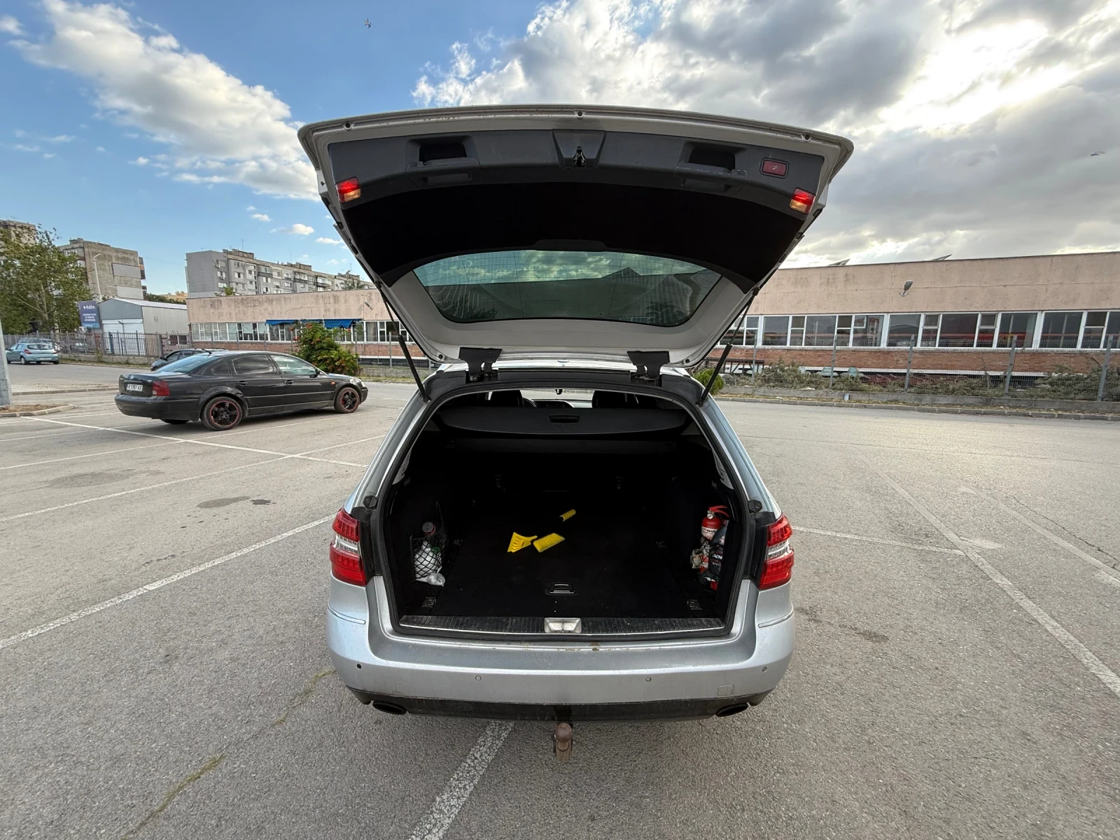 Mercedes-Benz E 350 4х4* На* ПРУЖИНИ* LED* Navi* Кожа - изображение 7 | Auto.bg Mercedes-Benz E 350 4х4* На* ПРУЖИНИ* LED* Navi* Кожа - изображение 7