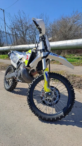 Husqvarna TE TE 300 TPI | Auto.bg — изображение 6 Husqvarna TE TE 300 TPI | Auto.bg — изображение 6