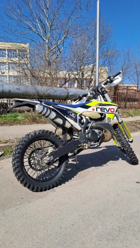 Husqvarna TE TE 300 TPI | Auto.bg — изображение 4 Husqvarna TE TE 300 TPI | Auto.bg — изображение 4