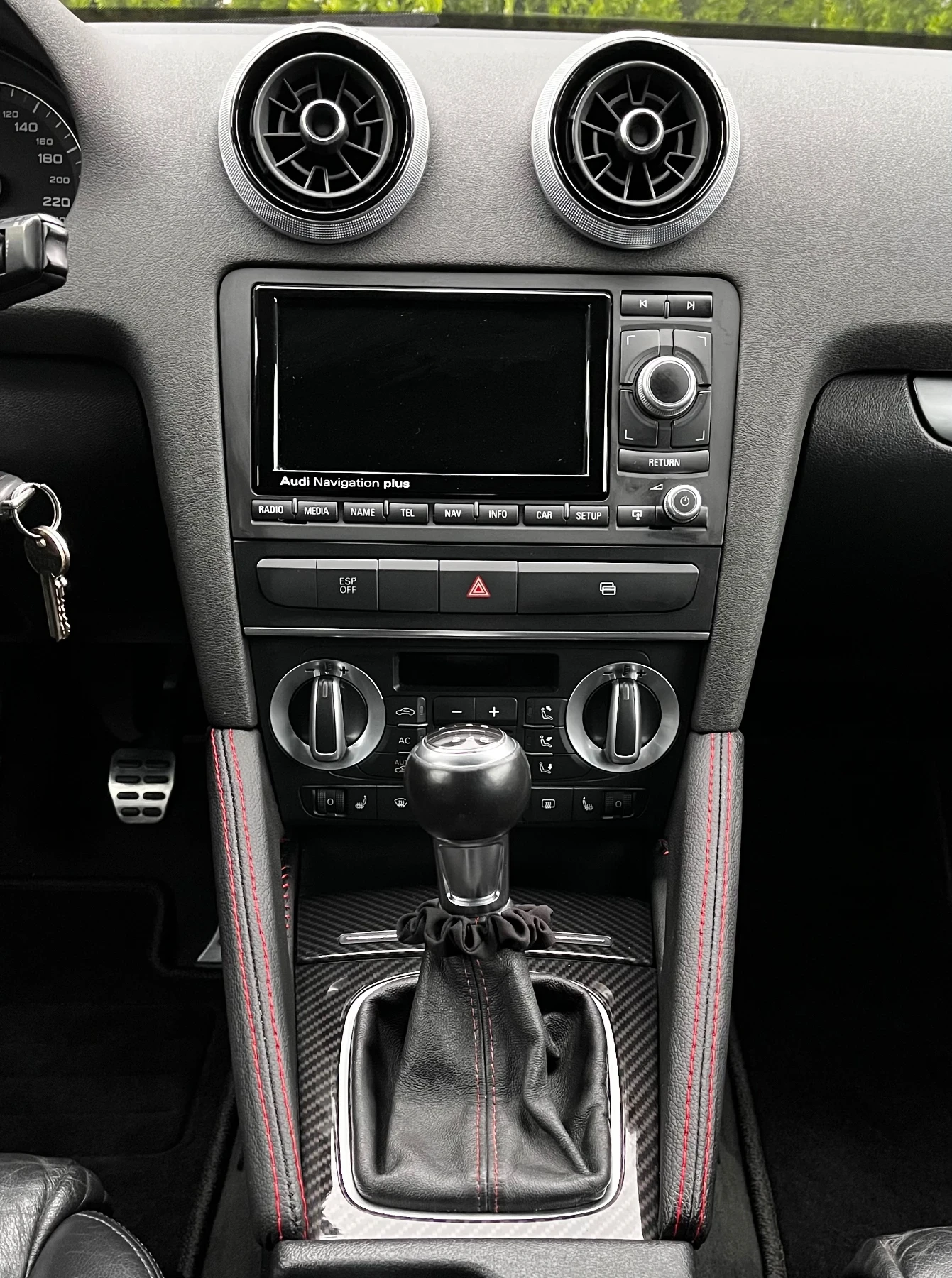 Audi A3 1.9tdi Facelift/LED/Recaro/подгрев - изображение 10 | Auto.bg Audi A3 1.9tdi Facelift/LED/Recaro/подгрев - изображение 10