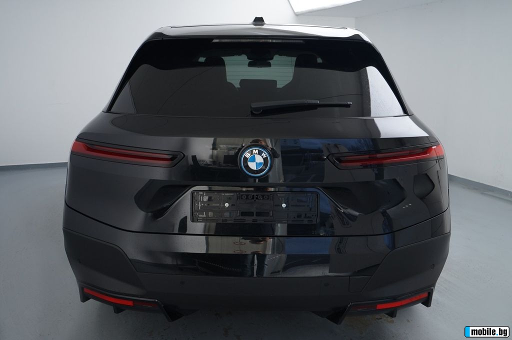 BMW iX xDrive 40/ HEAD UP/ H&K/ LASER/ 360 CAMERA/  | Mobile.bg   4