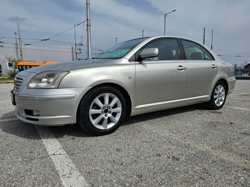 Toyota Avensis 1.8 I, снимка 7 - Автомобили и джипове - 47626838