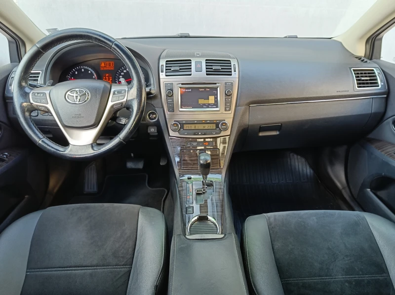 Toyota Avensis 2.2 Luxury AUT, снимка 14 - Автомобили и джипове - 46894611