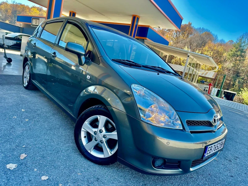 Toyota Corolla verso 1.6* REALNI KM* , снимка 1 - Автомобили и джипове - 47511458