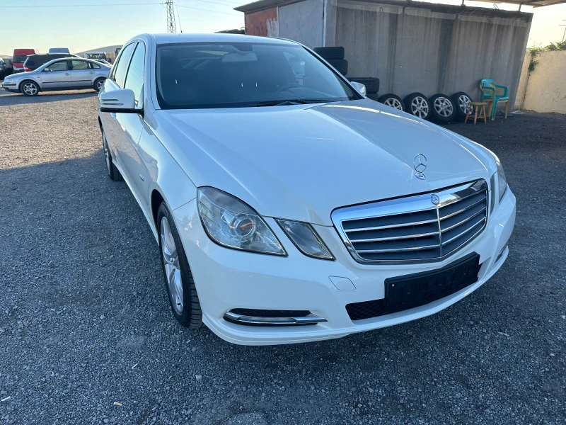 Mercedes-Benz E 220 КАТО НОВА, снимка 3 - Автомобили и джипове - 47896103