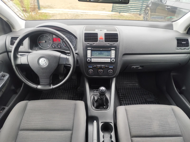 VW Golf 2.0 TDI, снимка 8 - Автомобили и джипове - 47998721