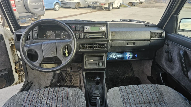 VW Golf 1.3, снимка 6 - Автомобили и джипове - 48480882