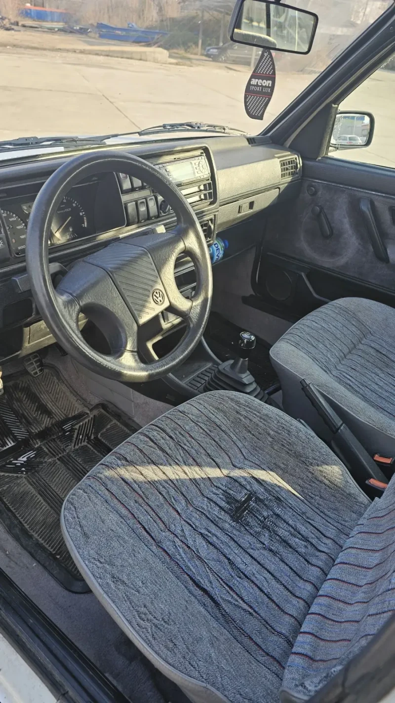 VW Golf 1.3, снимка 11 - Автомобили и джипове - 48480882