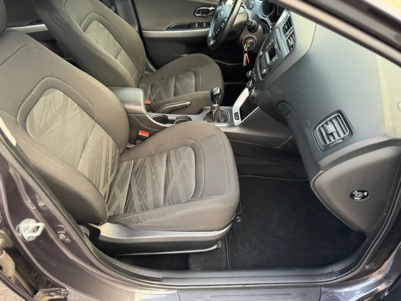 Kia Ceed 1.6CRDI 128к.с , снимка 9 - Автомобили и джипове - 48864055