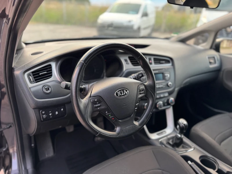 Kia Ceed 1.6CRDI 128к.с , снимка 10 - Автомобили и джипове - 48864055