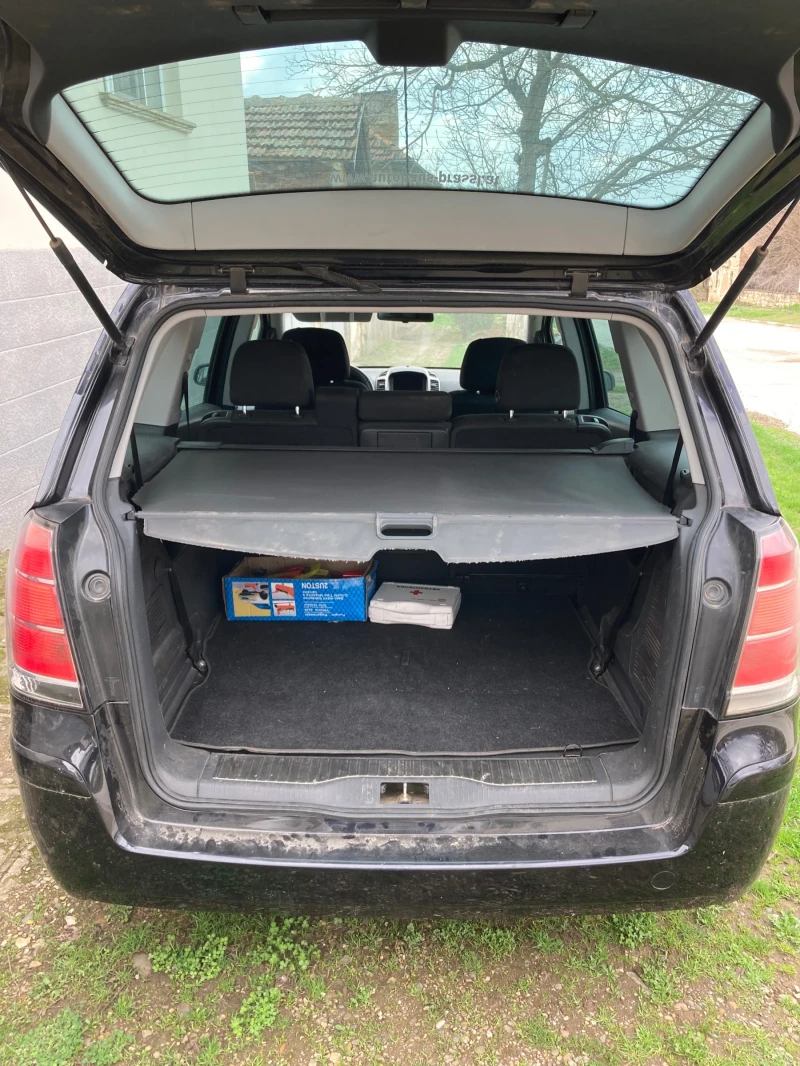 Opel Zafira 1.9TDCI, снимка 9 - Автомобили и джипове - 52591405