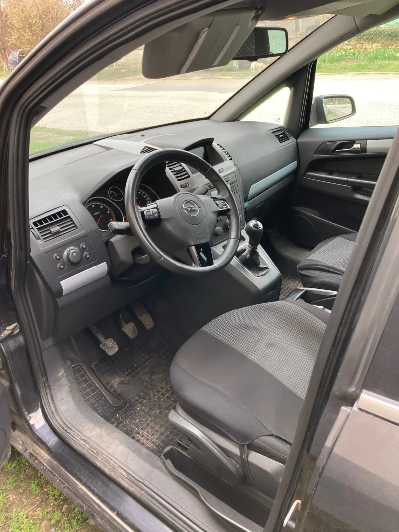 Opel Zafira 1.9TDCI, снимка 5 - Автомобили и джипове - 52591405