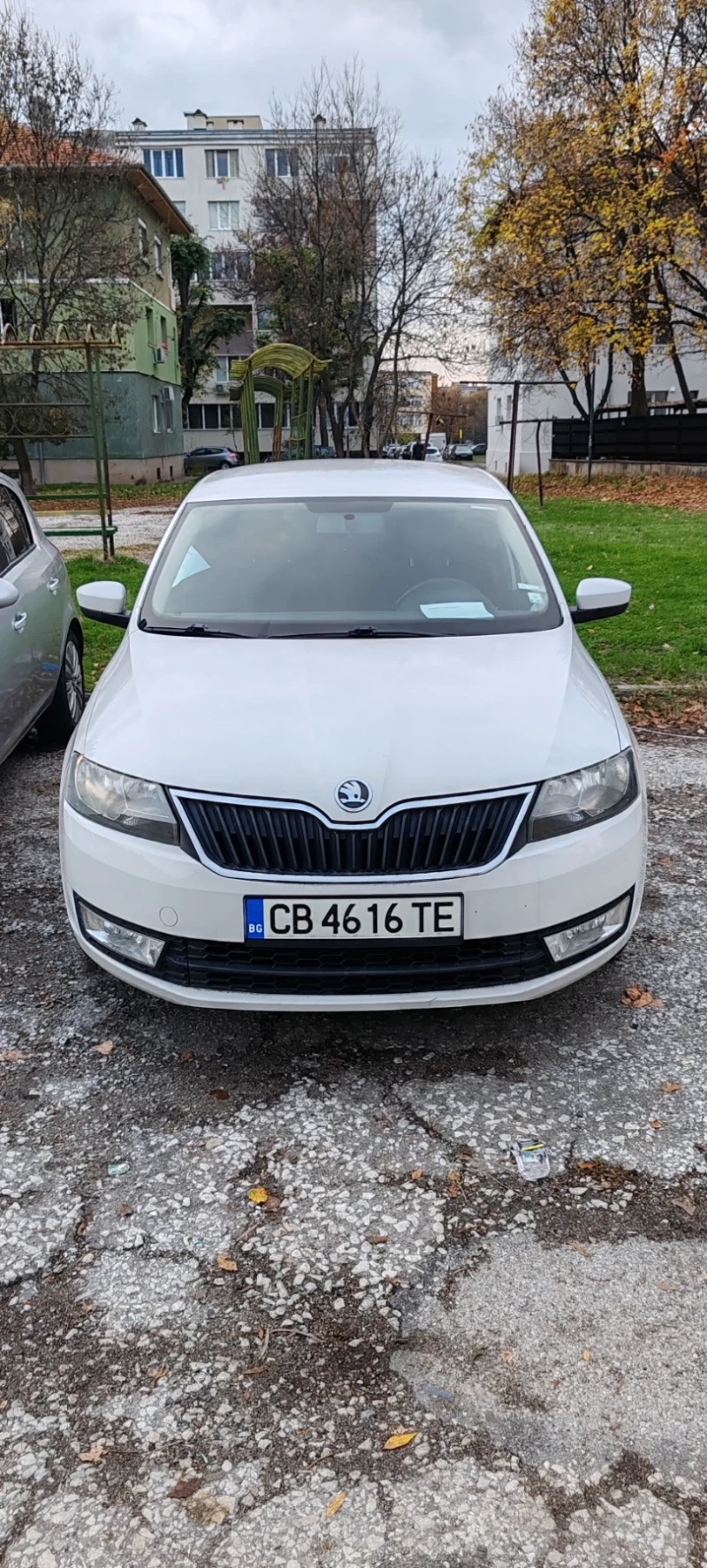 Skoda Rapid Регистрация, гуми, стегната , снимка 2 - Автомобили и джипове - 52193424