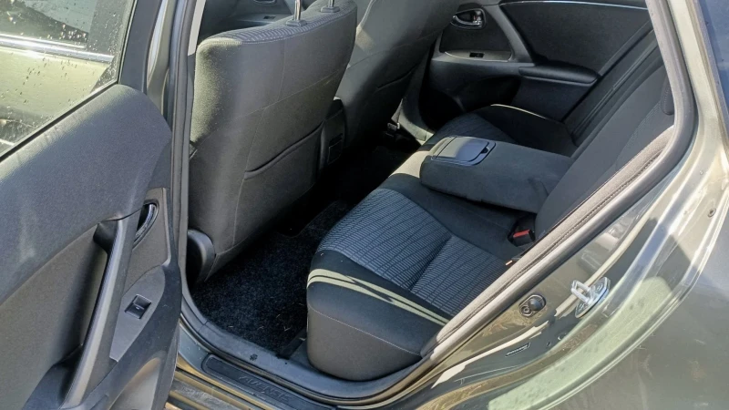 Toyota Avensis AUTOMAT, NAVI, KAMERA, снимка 10 - Автомобили и джипове - 52245892