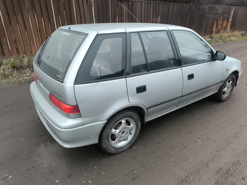 Subaru Justy Хечбек, снимка 4 - Автомобили и джипове - 52694695