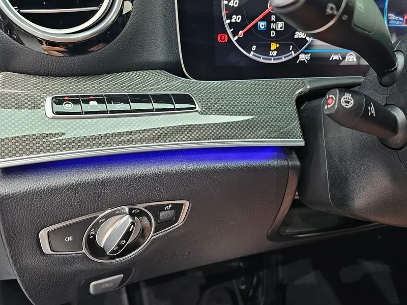 Mercedes-Benz E 300 4Matic Amg Line, снимка 17 - Автомобили и джипове - 56091794