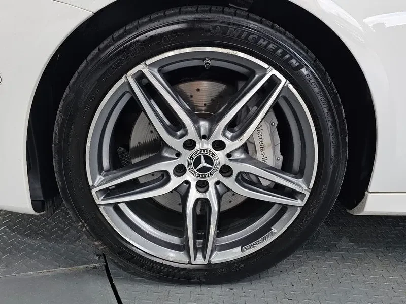 Mercedes-Benz E 300 4Matic Amg Line, снимка 5 - Автомобили и джипове - 56091794