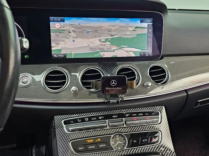 Mercedes-Benz E 300 4Matic Amg Line, снимка 14 - Автомобили и джипове - 56091794
