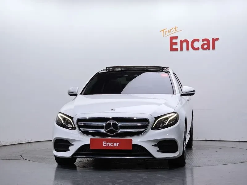 Mercedes-Benz E 300 4Matic Amg Line, снимка 3 - Автомобили и джипове - 56091794