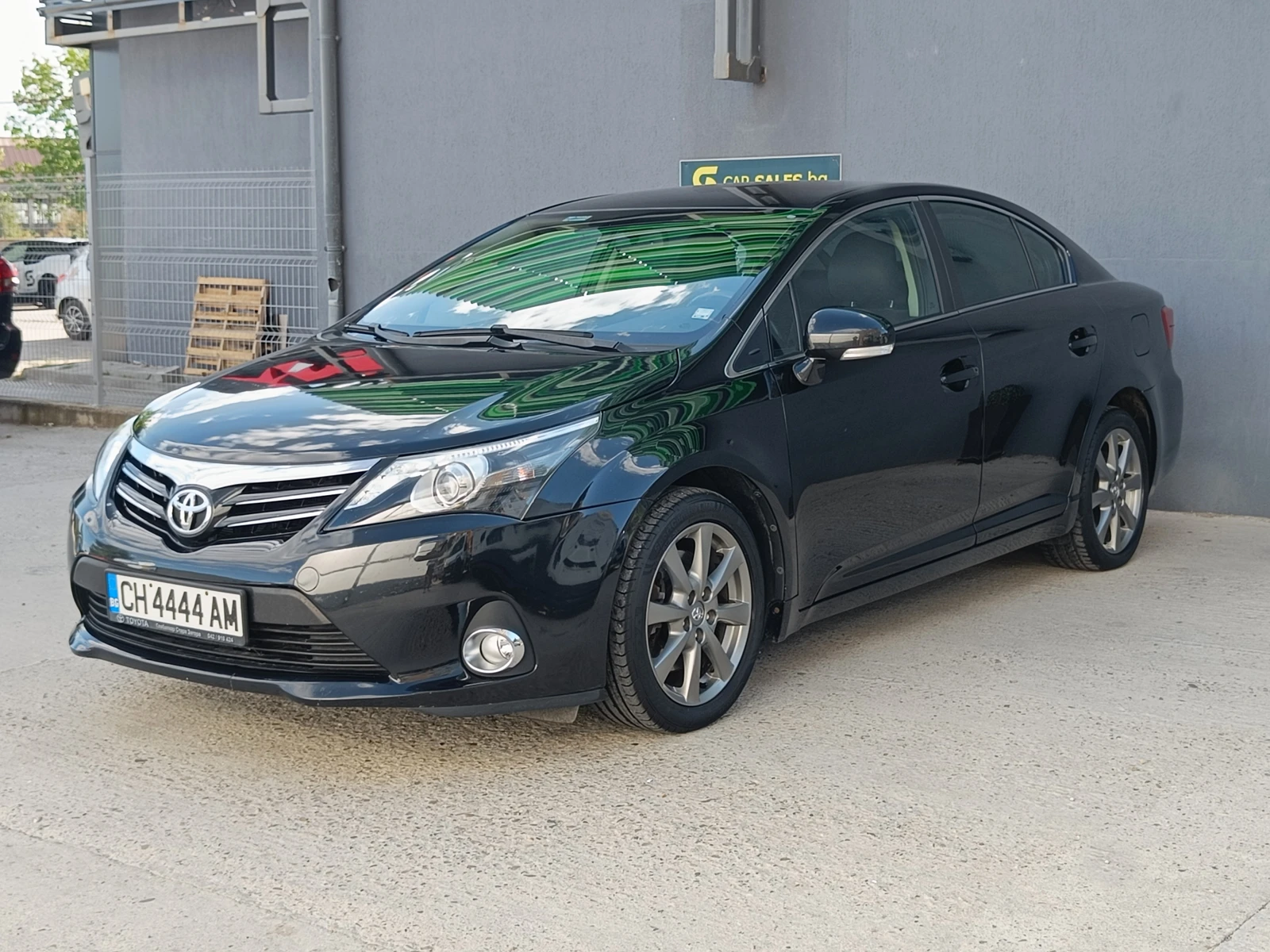 Toyota Avensis 2.2 Luxury AUT - изображение 4