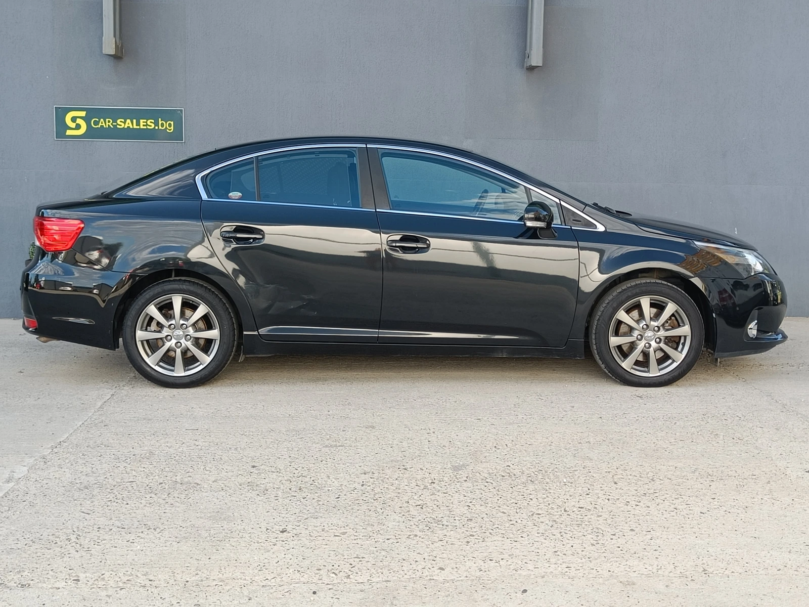 Toyota Avensis 2.2 Luxury AUT - изображение 9